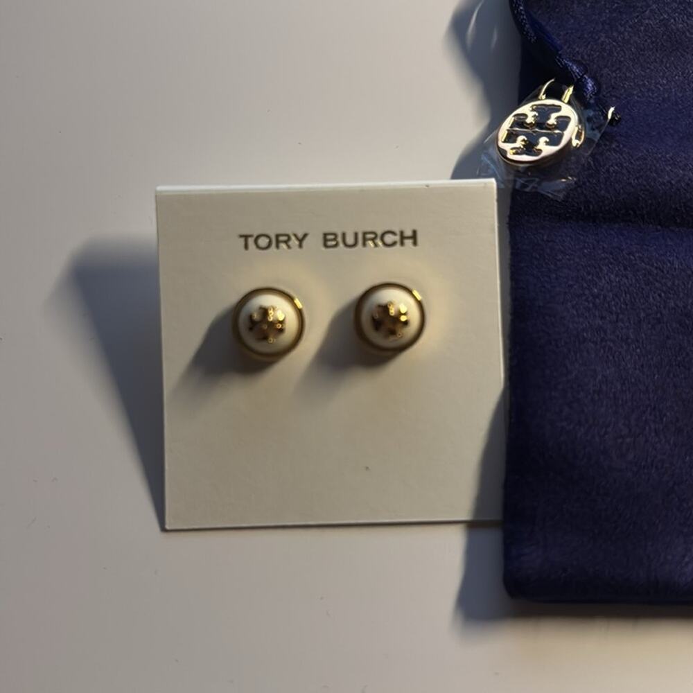 Tory Burch Melodie Stud Earrings New in Packaging. Luxury Holiday Jewelry
